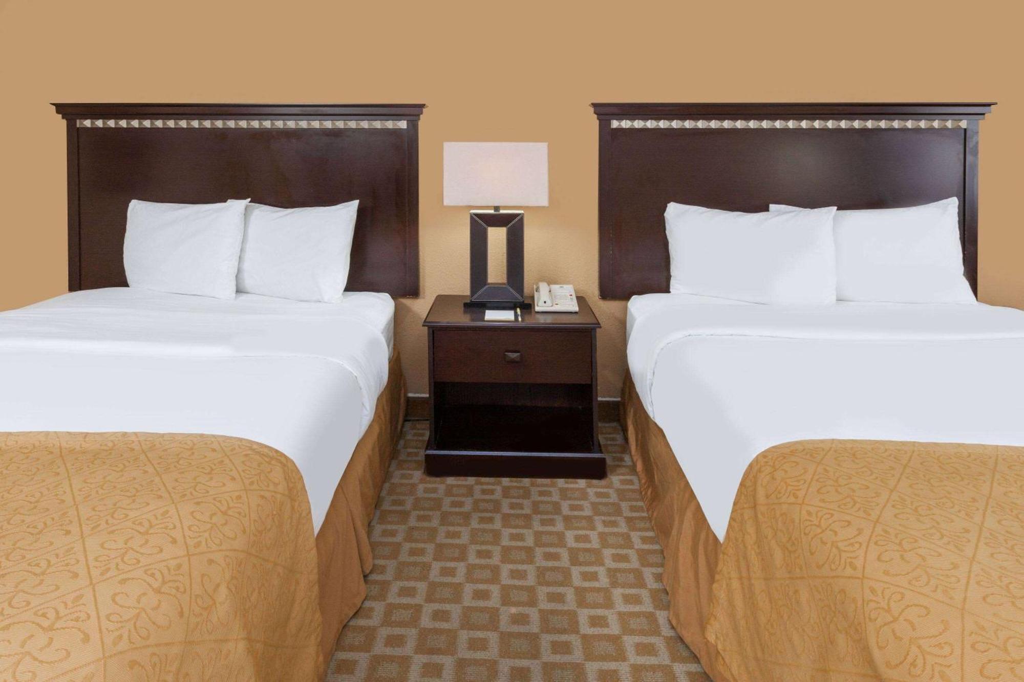 Days Inn By Wyndham Sherman Εξωτερικό φωτογραφία
