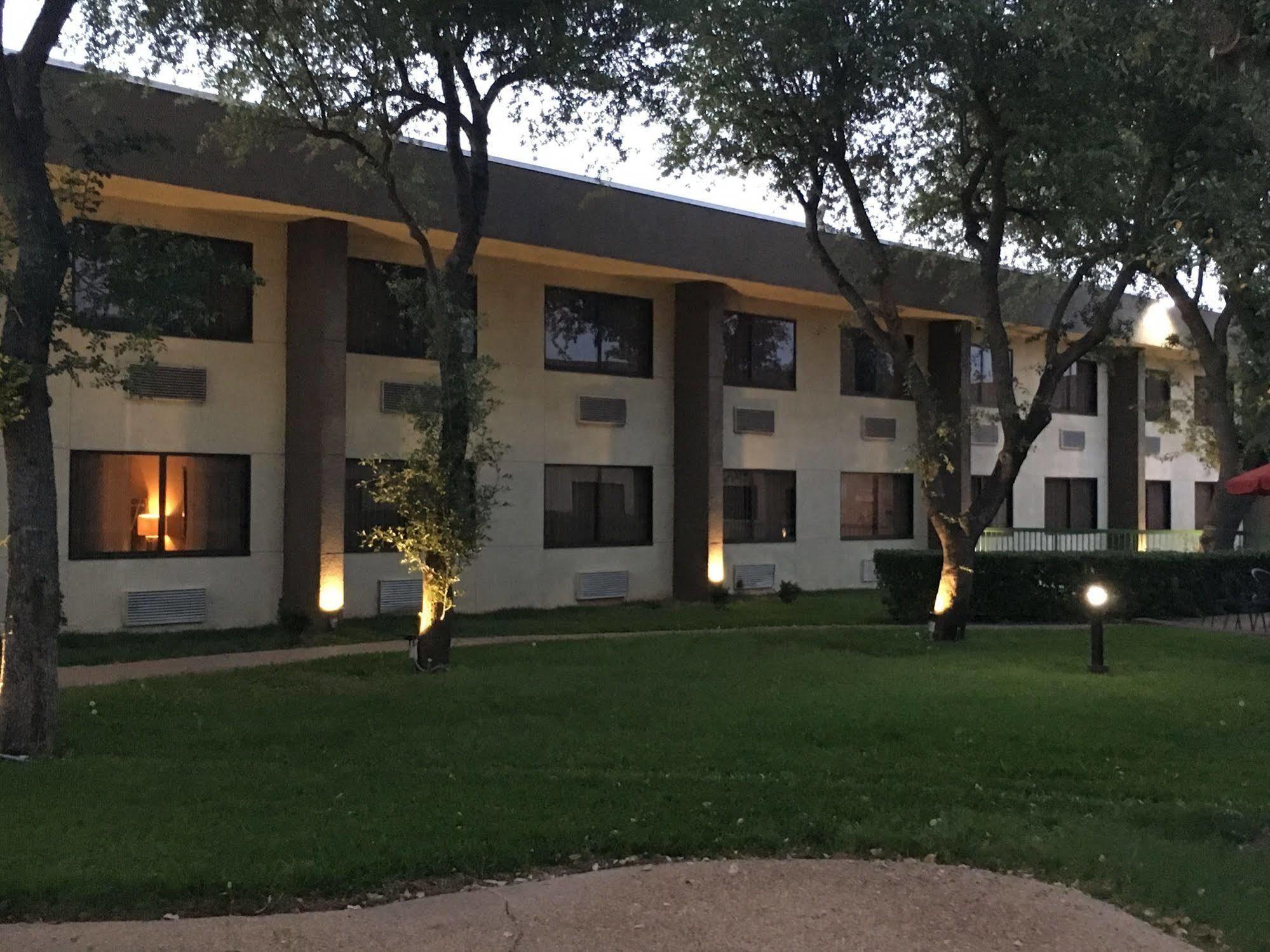 Days Inn By Wyndham Sherman Εξωτερικό φωτογραφία